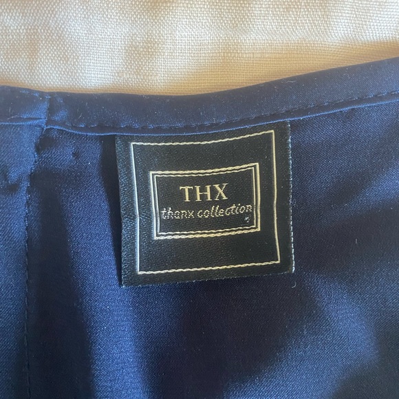 Navy Sleeveless Top with Bow - Picture 3 of 3